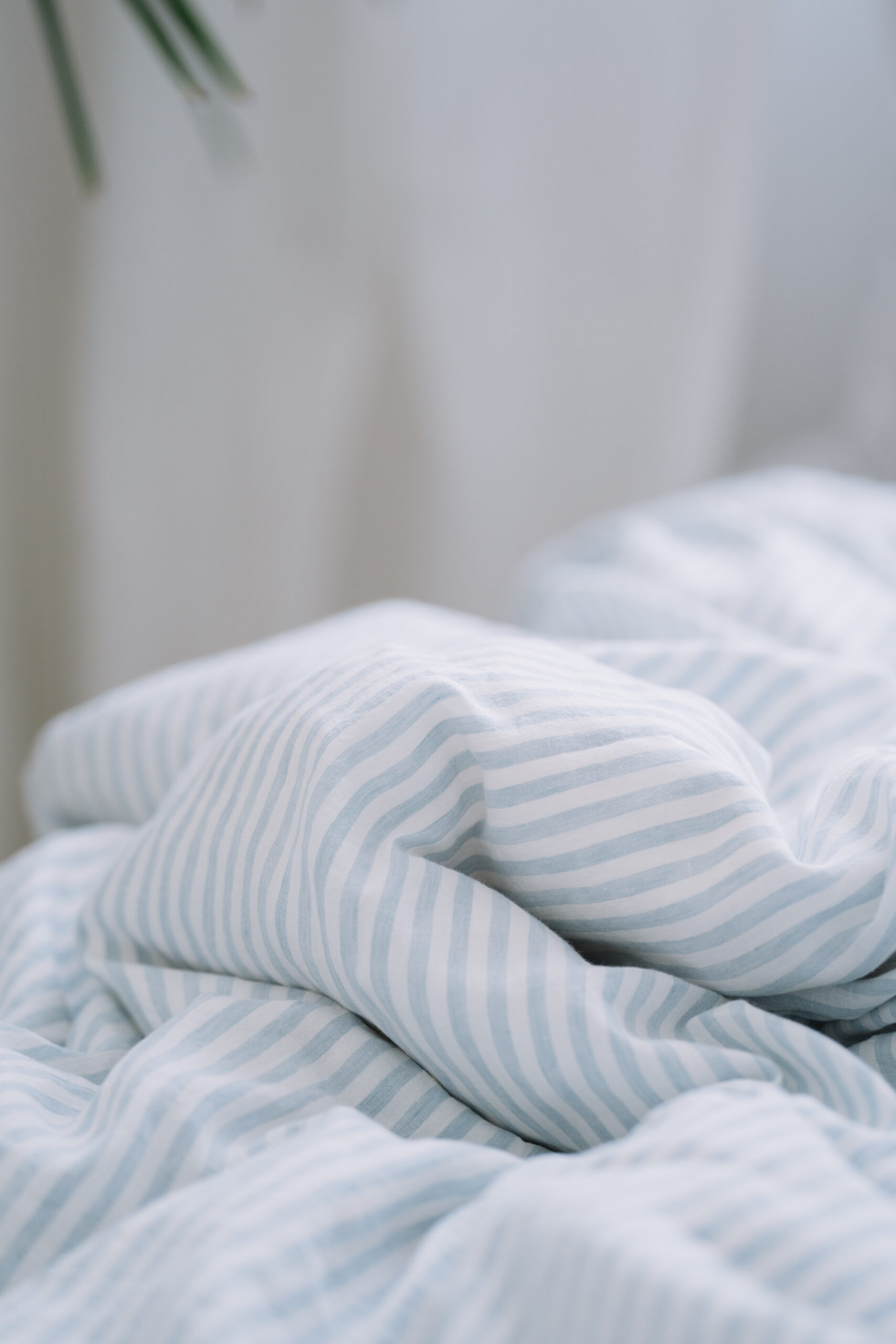 Set Dusty Blue Large Stripes Cearșaf 90x200 și Husă Pilotă 150x200