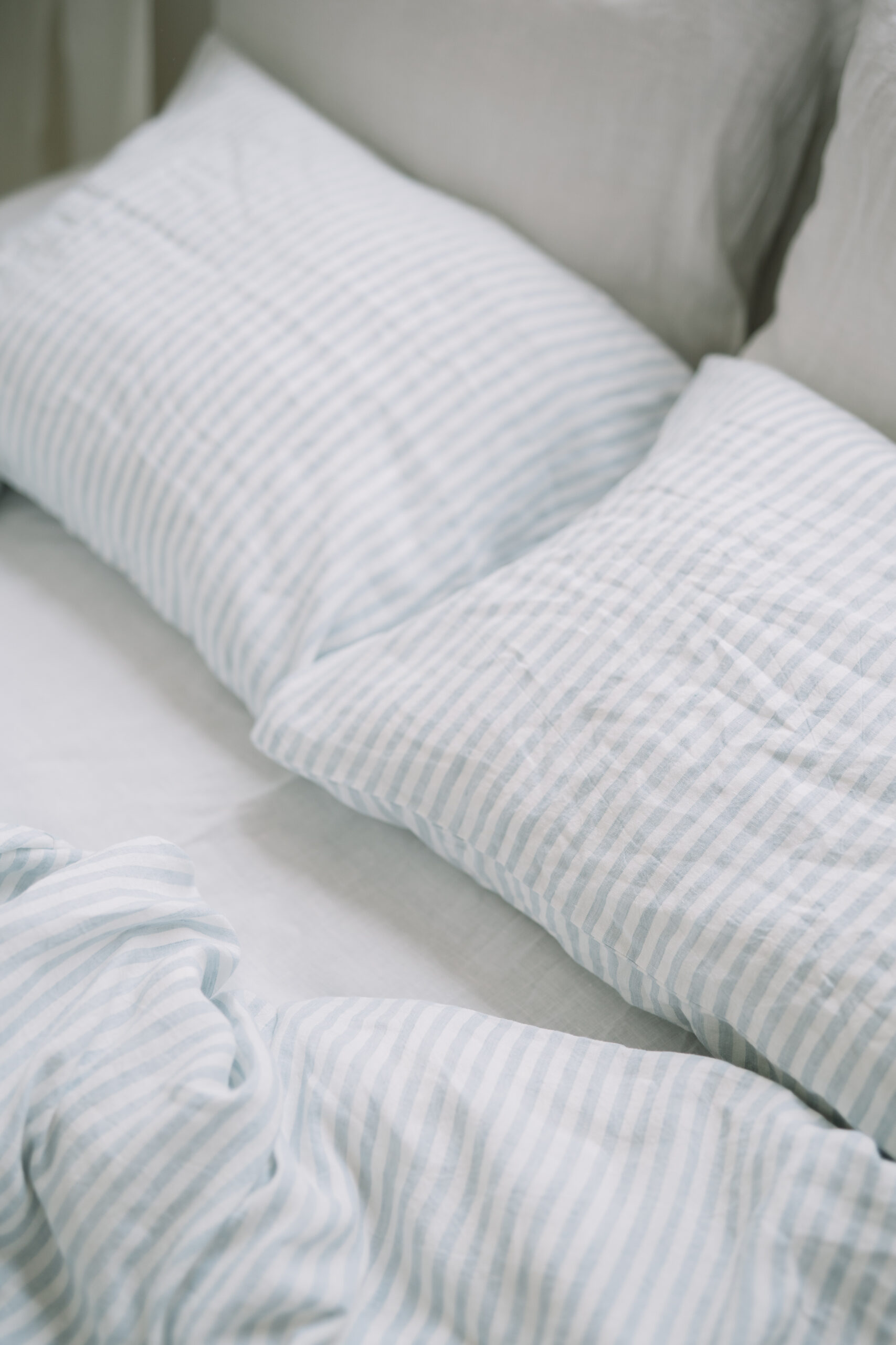 Dusty Blue Large Stripes Set 80x80 Pillowcases and 220x240 Quilt Cover